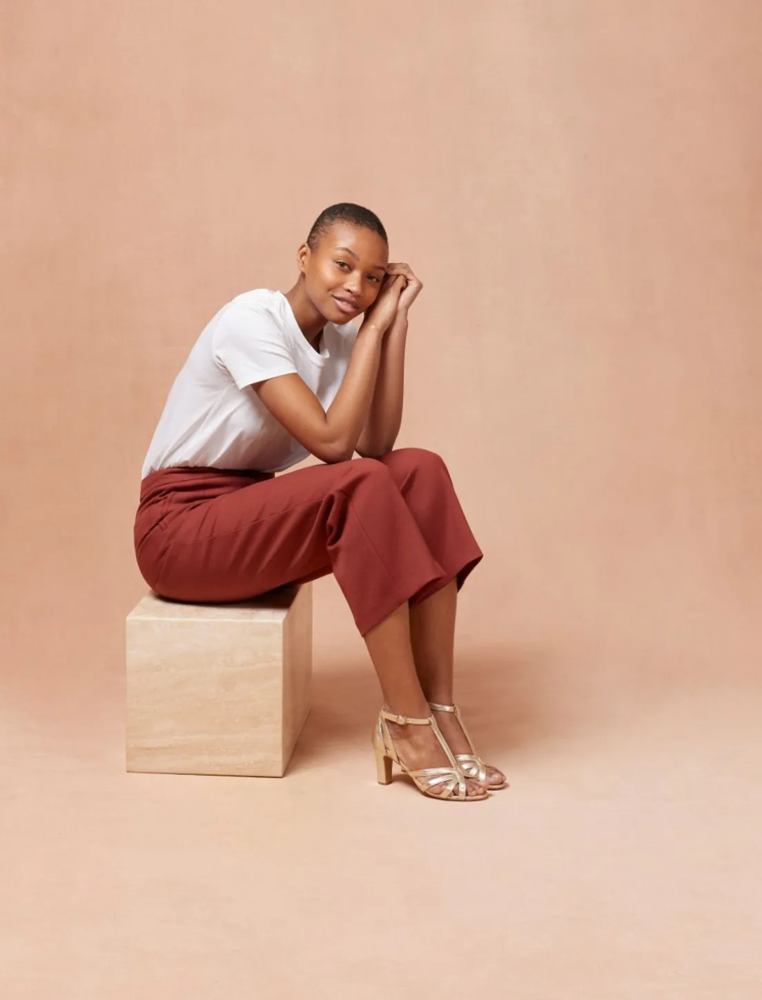 Femme Pied de Biche Carmen