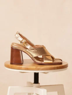 Femme Pied de Biche June