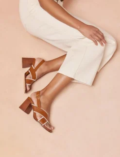 Femme Pied de Biche June