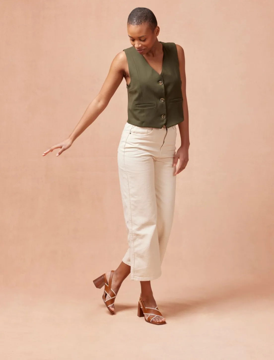 Femme Pied de Biche June