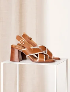 Femme Pied de Biche June