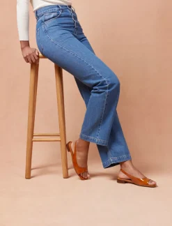 Femme Pied de Biche Noee