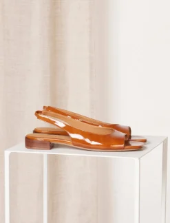 Femme Pied de Biche Noee