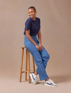 Femme Pied de Biche Tom